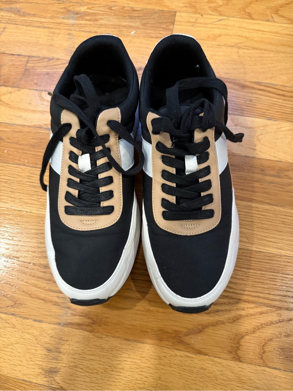Dolce Vita Women’s Black and Tan Casual Sneakers